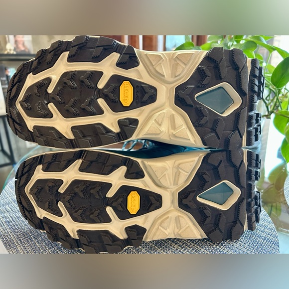 NWOT Hoka GTX Hiking boots in Teal - Picture 6 of 10